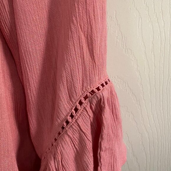 ASOS NWT Pink Off Shoulder Flutter Perforated Sleeve Smocked Crop Top Shirt Sz 6 - Picture 7 of 10